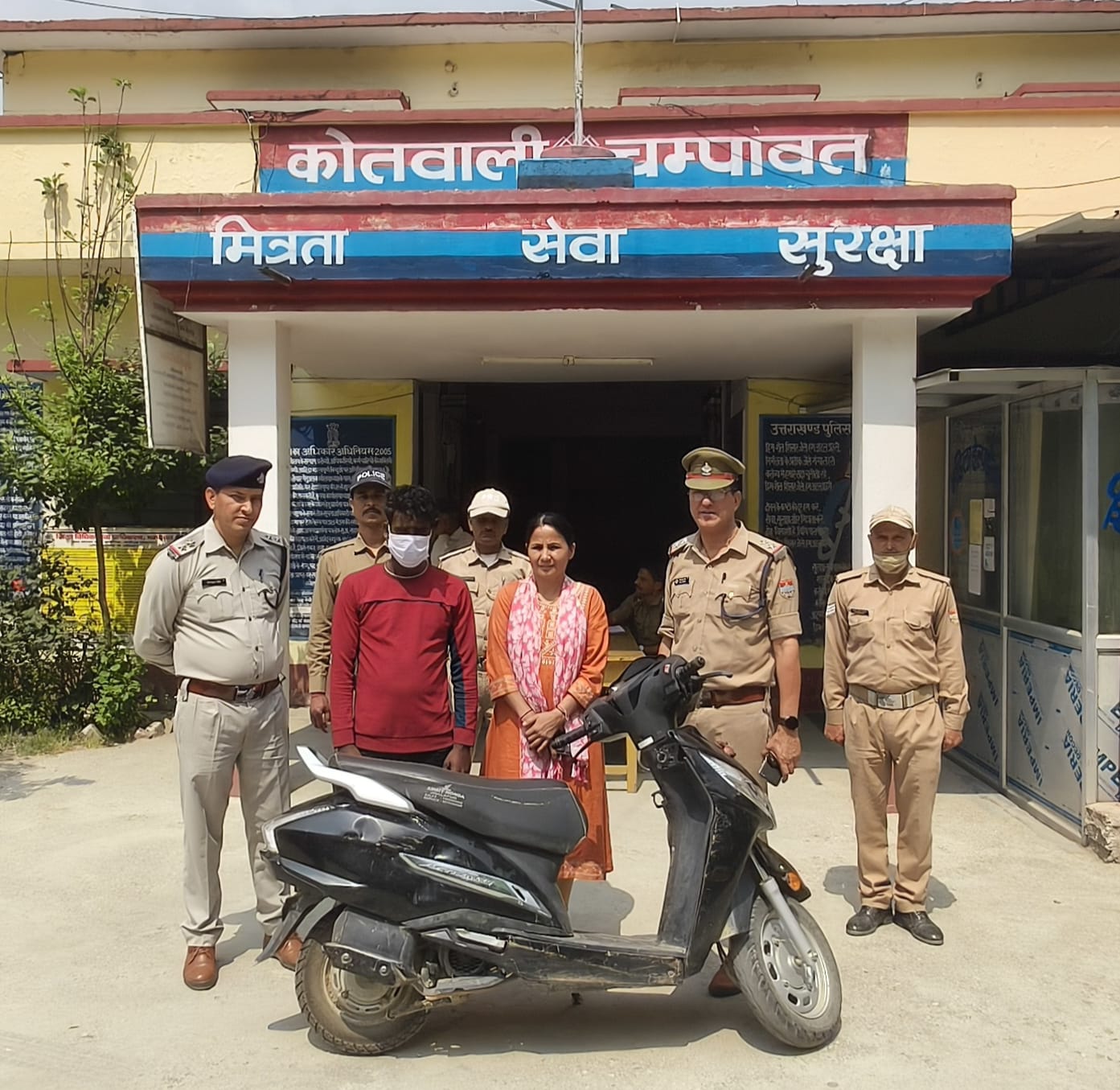चम्पावत में फिरौती मांगने व स्कूटी चोरी के आरोपी को पुलिस ने किया गिरफ्तार, फरार साथी की तलाश जारी