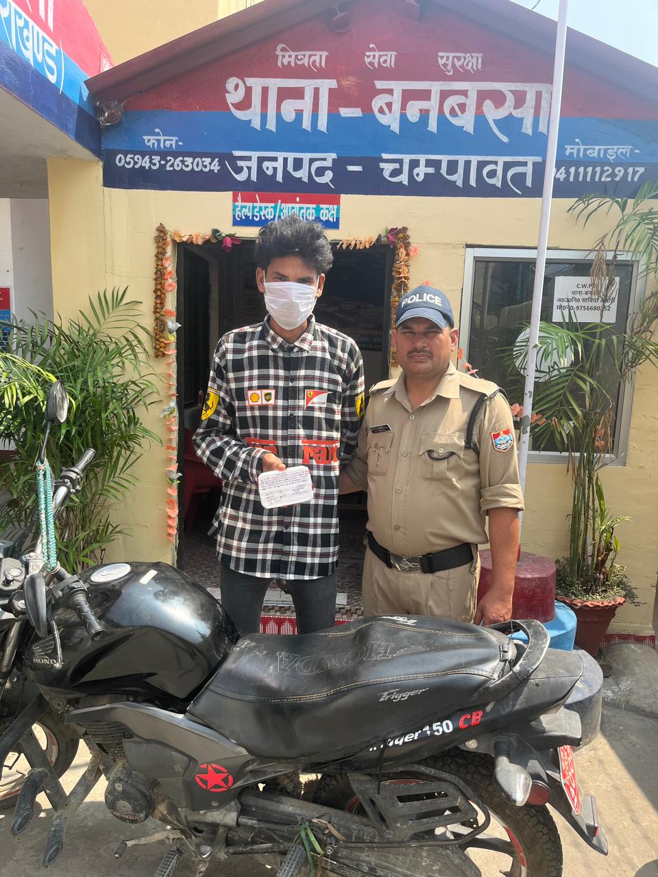 जनपद चम्पावत: बनबसा पुलिस की नशा तस्करों पर बड़ी कार्रवाई, 11.01 ग्राम हेरोइन के साथ युवक गिरफ्तार
