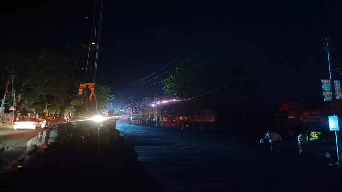 न्यूज़ | पाकिस्तान में मचा हड़कंप!  भारत के हमले से दहली पाक सेना, अफसरों की विदेश भागने की कोशिश नाकाम!