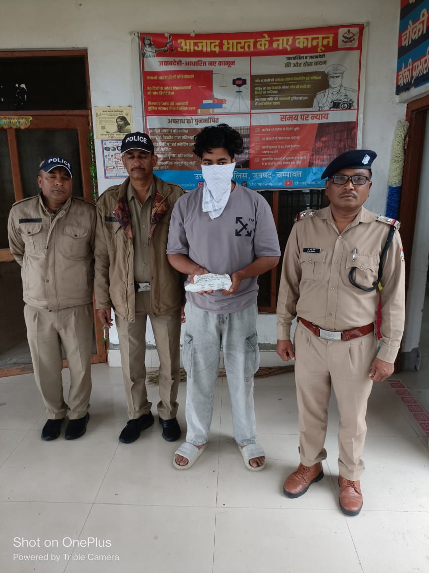तमंचा दिखाकर धमकी देने वाला अभियुक्त गिरफ्तार, आपराधिक इतिहास खंगाला गया