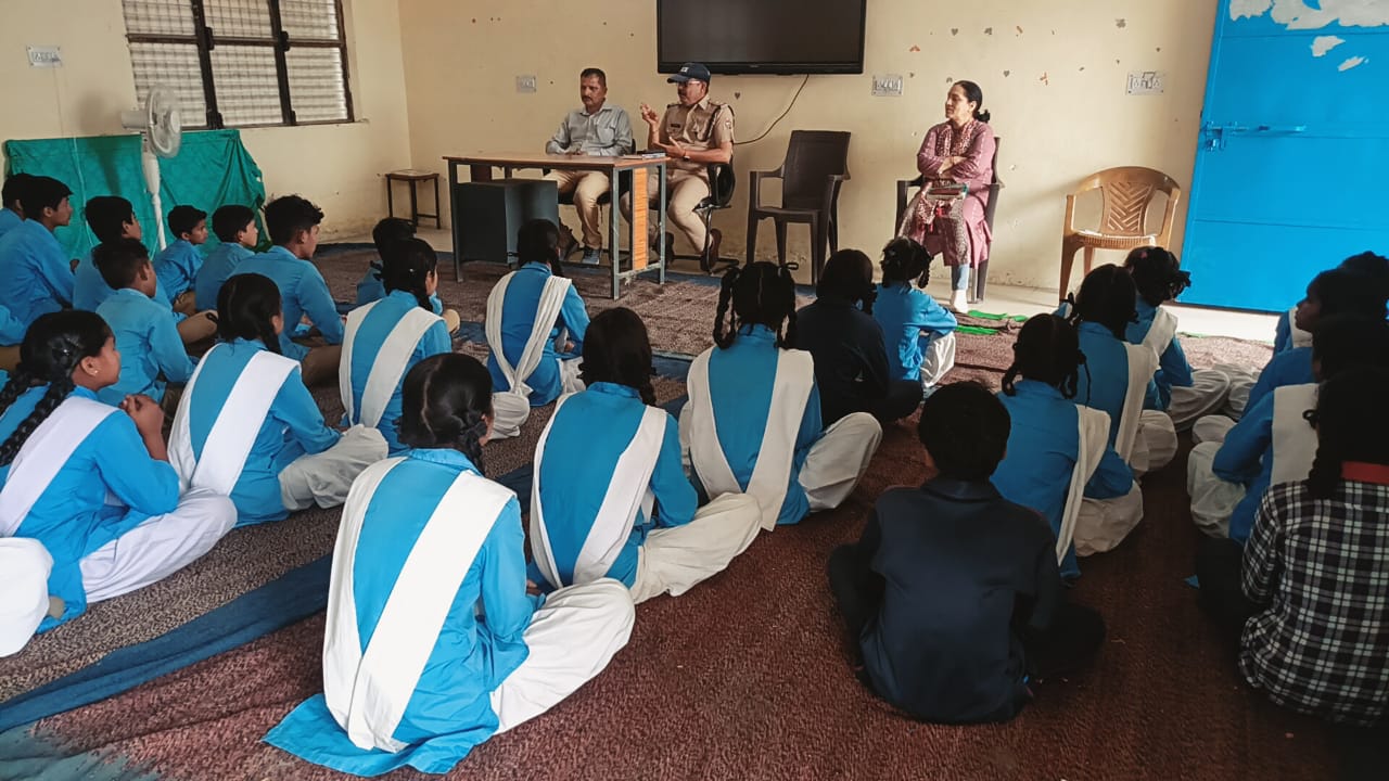 जनपद चम्पावत में DRUG FREE देवभूमि अभियान के तहत चलाया गया नशा मुक्ति जनजागरुकता अभियान