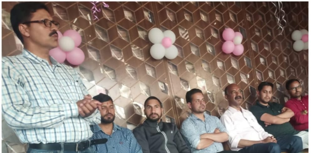 चंपावत: अतिथि शिक्षकों पर फिर डाला गया शिक्षा व्यवस्था का जिम्मा, मानदेय के लिए गुहार बेकार