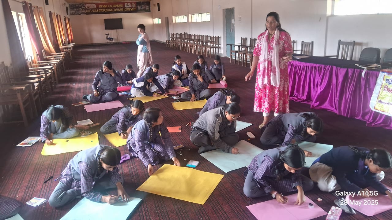 माहवारी दिवस पर किशोर स्वास्थ्य दिवस आयोजित, छात्राओं को स्वच्छता के प्रति किया जागरूक राजकीय बालिका इंटर कॉलेज लोहाघाट में आयोजित हुआ कार्यक्रम, प्रतियोगिता व सेनेटरी नैपकिन वितरण