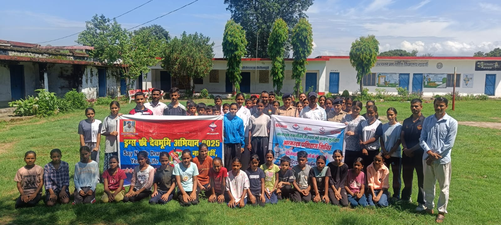 बेटी बचाओ-बेटी पढ़ाओ अभियान के तहत गुदमी में आत्मरक्षा प्रशिक्षण शिविर आयोजित, बालिकाओं को आत्मनिर्भर बनाने हेतु निःशुल्क प्रशिक्षण जारी, नशे के खिलाफ भी किया गया जागरूक