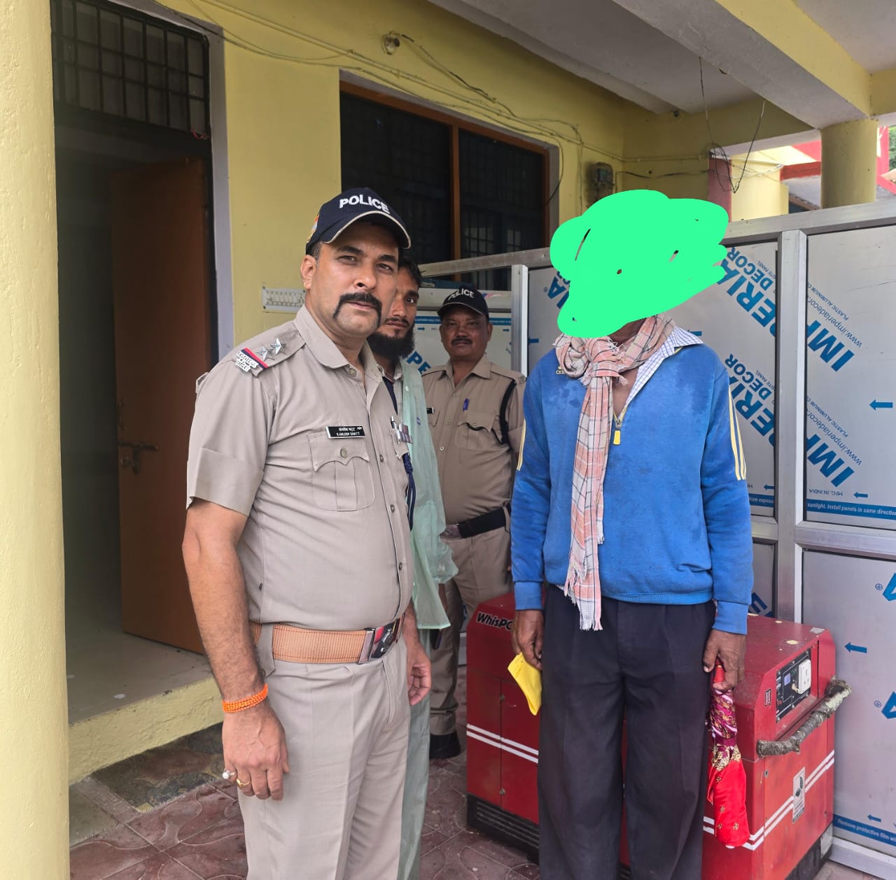 मजदूरों का सत्यापन न करना पड़ा ठेकेदार को महंगा, पुलिस ने किया ₹10,000 का चालान