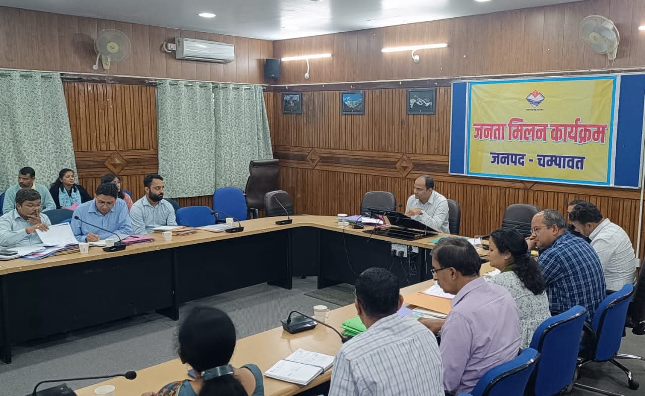 सड़क सुरक्षा समिति की बैठक में जिलाधिकारी के सख्त निर्देश, दुर्घटनाओं में कमी सर्वोच्च प्राथमिकता