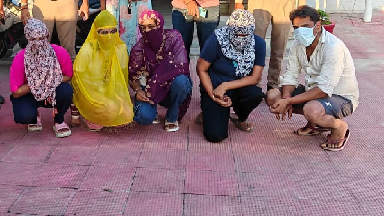 उत्तराखंड - होटल में चल रहा था जिस्मफरोशी का अड्डा, तीन पुरुष व चार महिलाएं गिरफ्तार, ऑनलाइन होती थी डील