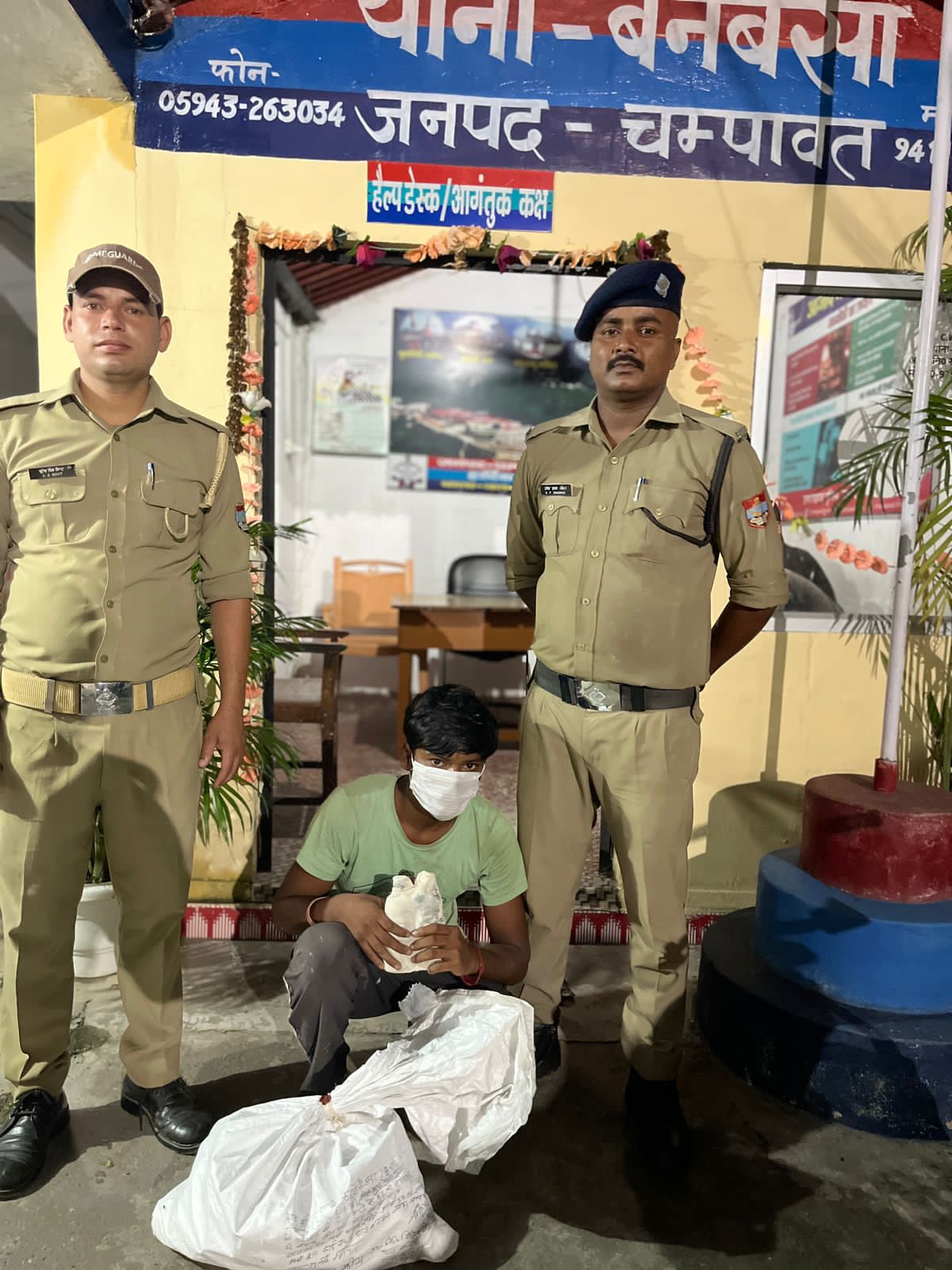 नशामुक्त उत्तराखंड अभियान के तहत बनबसा पुलिस की बड़ी कार्यवाही, 30 पव्वे अवैध शराब के साथ एक गिरफ्तार