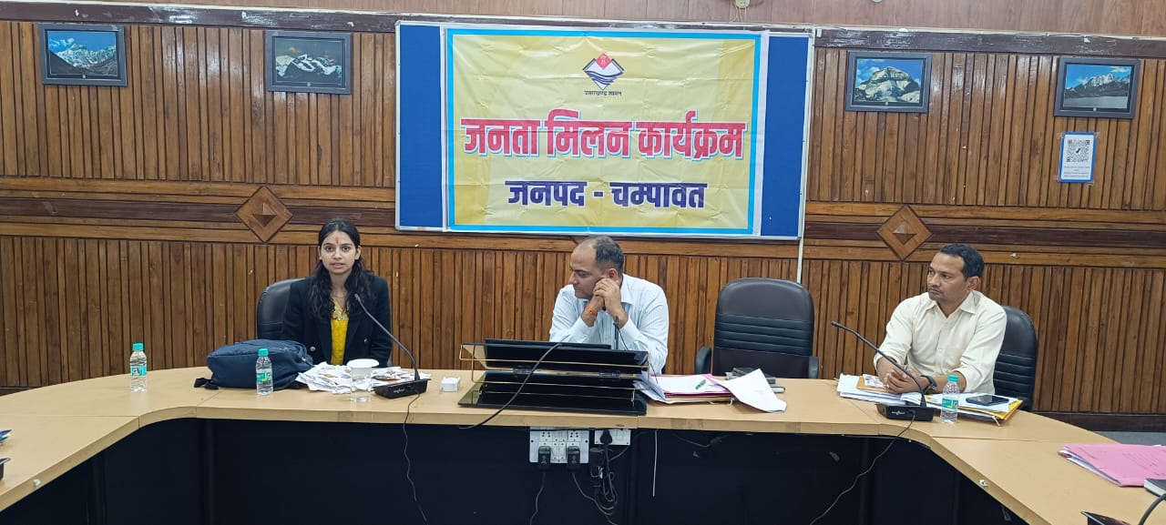 एक राखी ऐसी भी जो उत्तराखंड की संस्कृति और आत्मनिर्भरता की सुगंध लिए है, ऐपनकृति की राखियों से सजी लोककला की नई डोरी, पूजा गहतोड़ी को जिलाधिकारी ने किया सम्मानित