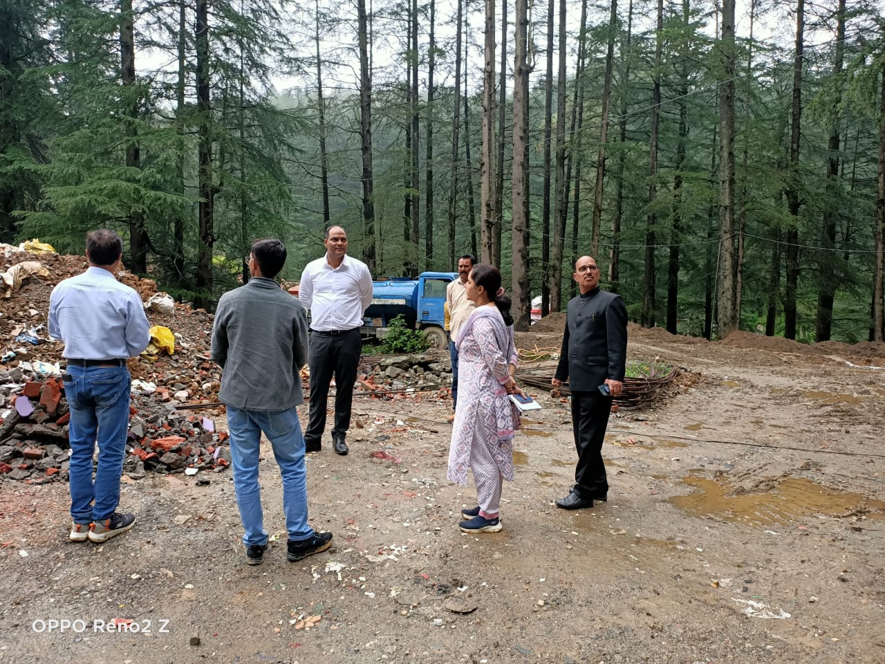 लोहाघाट को शीघ्र मिलेगा जाम से निजात- मुख्यमंत्री के निर्देश पर 72.14 लाख की पार्किंग निर्माण कार्य प्रगति पर, जिलाधिकारी ने किया ₹72.14 लाख की लोहाघाट पार्किंग का निरीक्षण, शीघ्र पूर्णता के निर्देश