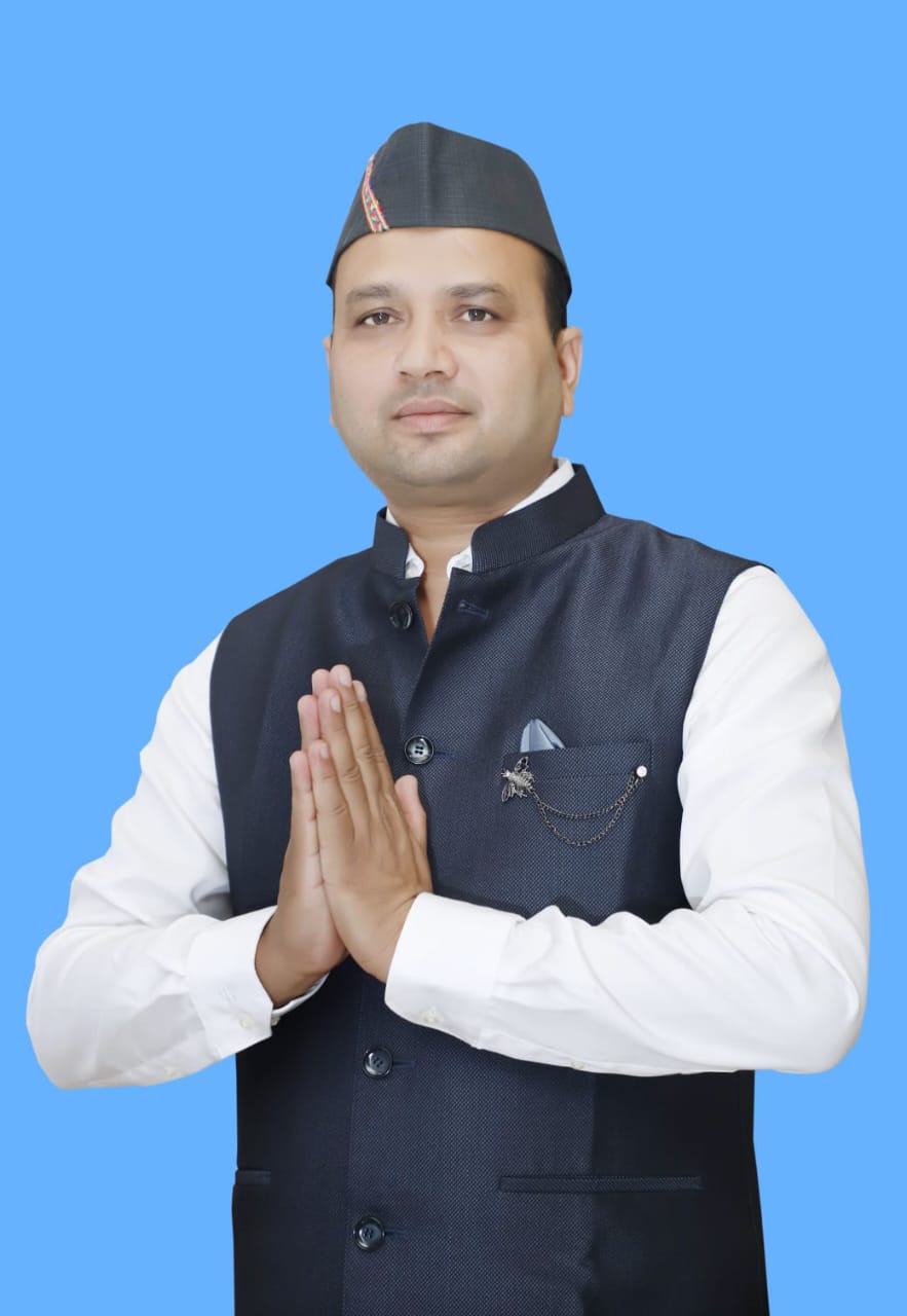 जिला पंचायत अध्यक्ष पद के प्रबल दावेदार आनंद ने दर्ज की अपनी ऐतिहासिक जीत, अध्यक्ष पद पर पहुंचने के लिए आनंद की कंटीली राह समाप्त होने से वह उस कुर्सी के पहुंचते जा रहे हैं निकट।