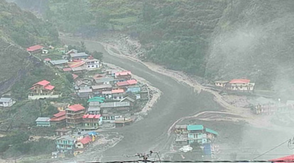 उत्तराखंड: भयंकर बाढ़, कई लोगों के दबने की आशंका, धराली गांव में तबाही, मची चीख -पुकार