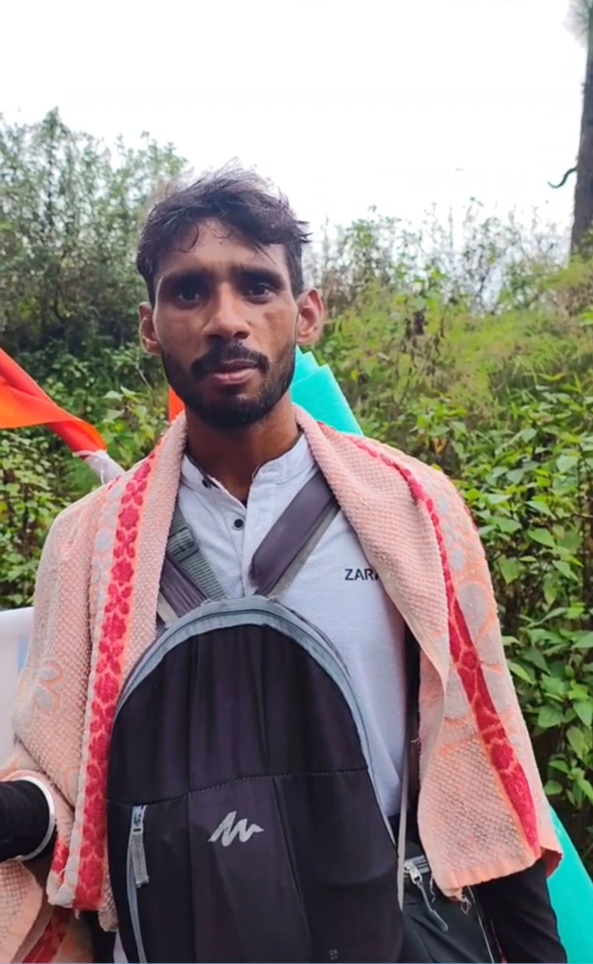 1700 किमी पदयात्रा पर निकले रणवीर गुर्जर ने देवीधूरा बग्वाल मेले में दिया सड़क सुरक्षा का संदेश