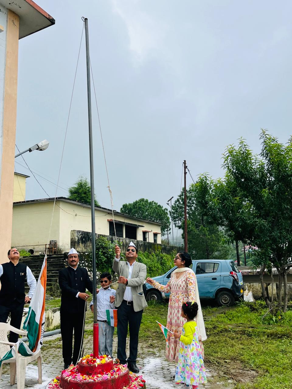न्यायालय सिविल जज गंगोलीहाट में स्वतंत्रता दिवस धूमधाम से मनाया गया