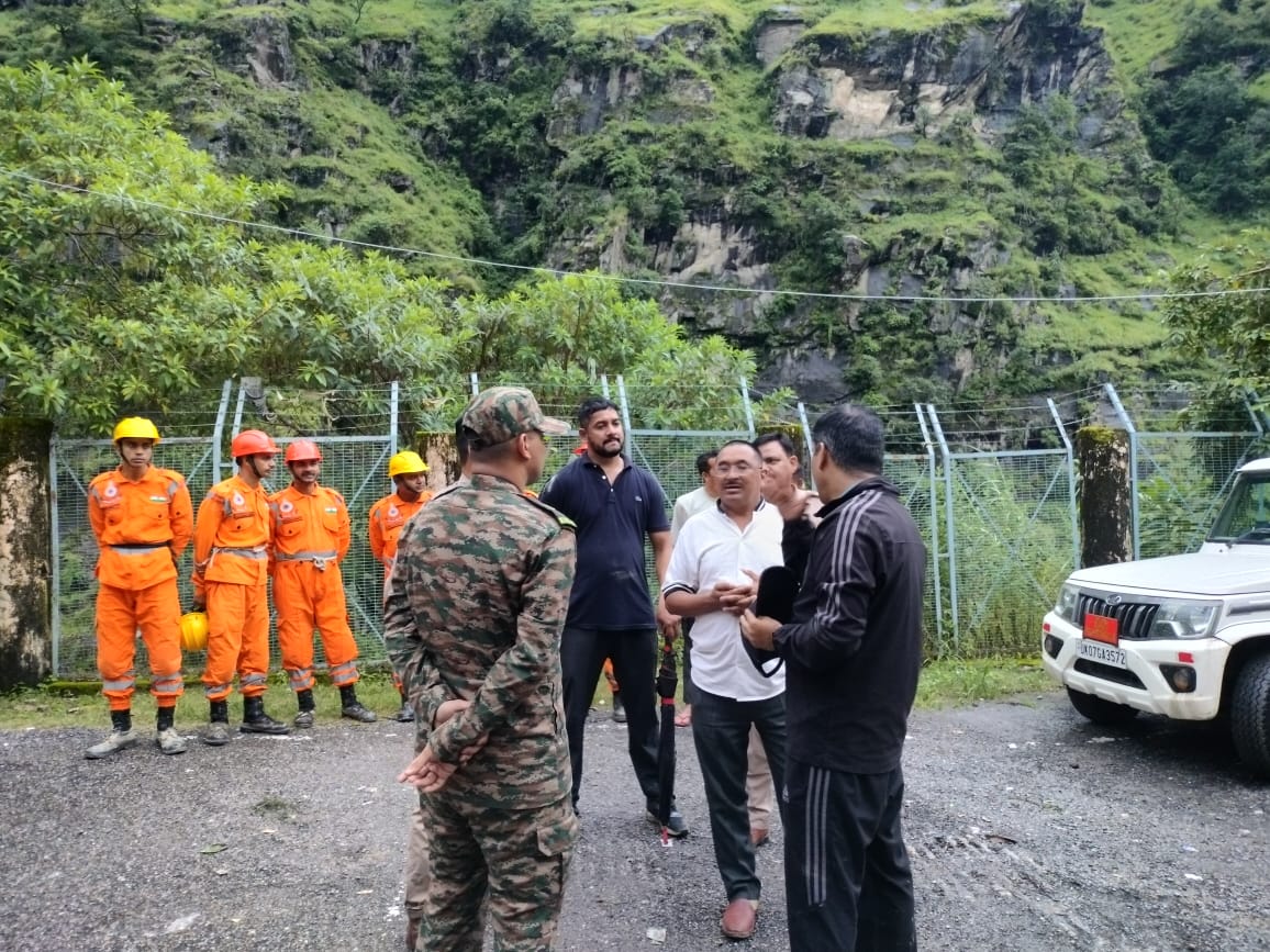 धारचूला NHPC टनल में मलबा आने से अफरा-तफरी, 19 कर्मियों में 8 सुरक्षित बाहर, 11 अंदर पूरी तरह सुरक्षित