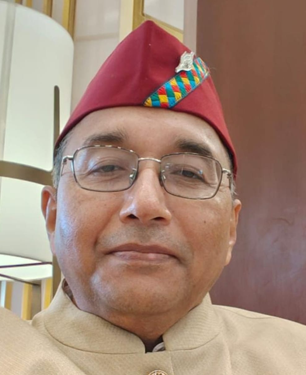 उत्तराखंड के पहले हाईटेक सरस्वती विद्या मंदिर, देवीधुरा  में छात्र छात्राओं के लिए और सुविधाओं का विस्तार करेंगे राजशेखर जोशी।