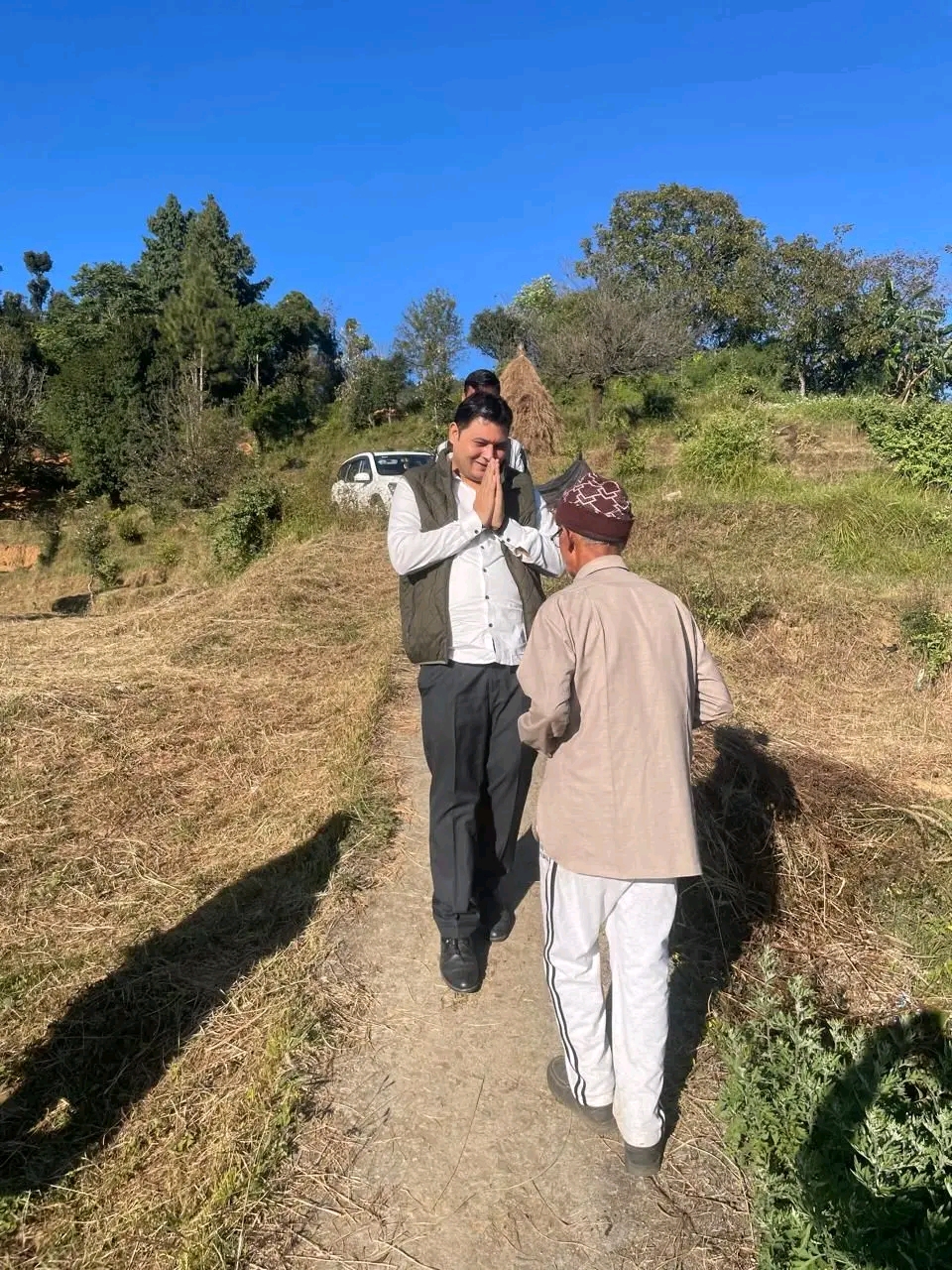 मुख्यमंत्री के क्षेत्र के गांव अब भी विकास से वंचित - कांग्रेस प्रदेश महासचिव आनंद सिंह महरा बोले, सरकार की नीतियों ने खेतों को बंजर और गांवों को सुनसान बना दिया