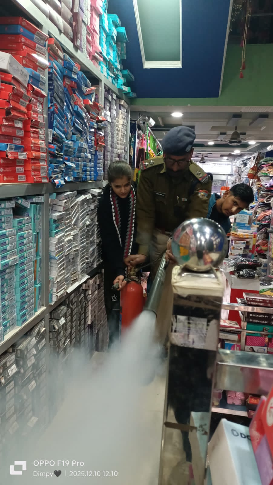 फायर टीम चम्पावत का संवेदनशील बाजार क्षेत्रों में व्यापक अग्नि सुरक्षा अभियान