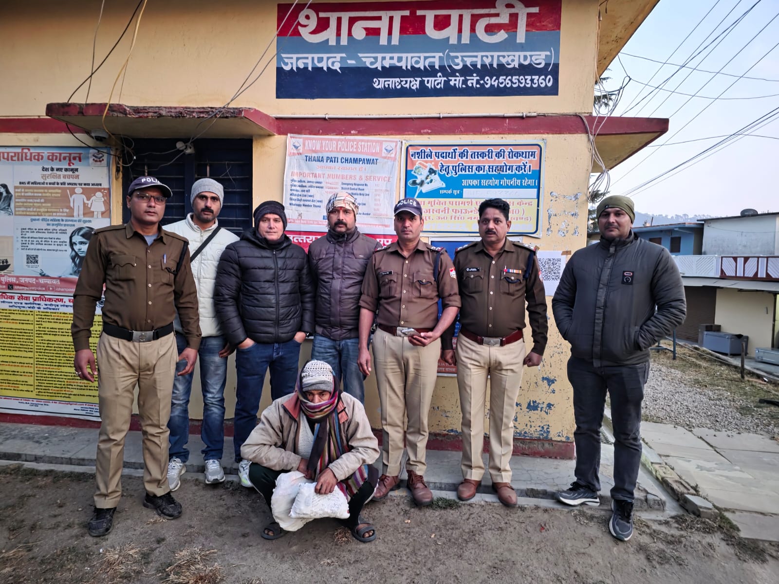 नशा तस्करों पर चम्पावत पुलिस का कड़ा प्रहार, 1.5 किलो अवैध चरस के साथ तस्कर गिरफ्तार, करोड़ों की बरामदगी से ड्रग माफिया में हड़कंप