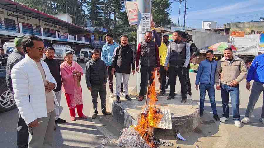अंकिता प्रकरण पर भाजपा अनुसूचित मोर्चा का कांग्रेस पर हमला, लोहाघाट में पुतला दहन,   भाजपा सरकार व नेताओं के खिलाफ दुष्प्रचार का आरोप, कहा अस्तित्व बचाने को कांग्रेस रच रही षड्यंत्र।