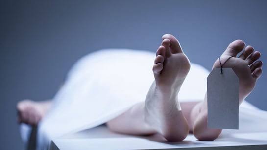 होटल के कमरे में महिला का संदिग्ध अवस्था में मिला शव, साथ आए दो युवक फरार।