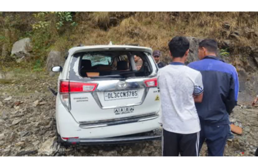 सीमांत पिथौरागढ़ में दर्दनाक सड़क हादसा, सेना के जवान समेत 3 लोगों की मौत, एक गंभीर घायल।