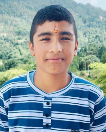 पत्रकार संगठन के अध्यक्ष के बेटे ने बढ़ाया मान: जलज ओली मेरिट में 24वें स्थान पर, 92.80% अंक हासिल कर रचा कीर्तिमान, ग्रामीण क्षेत्र से निकलकर किया प्रदेश में नाम रोशन।