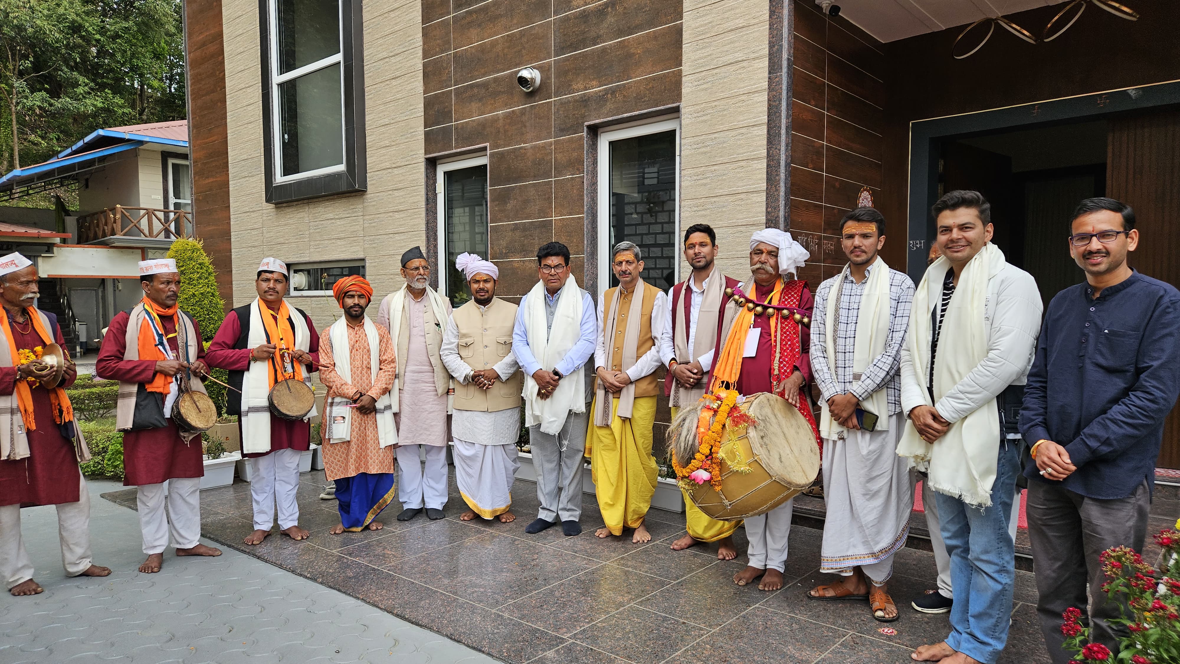 20 दिन बाद चंपावत लौटी गोल्ज्यू संदेश यात्रा, देवभूमि में गूंजा न्याय और आस्था का संदेश, बदरीनाथ से लेकर बाराही धाम तक उत्तराखंड के कोने-कोने में पहुंची गोल्ज्यू महाराज की महिमा।