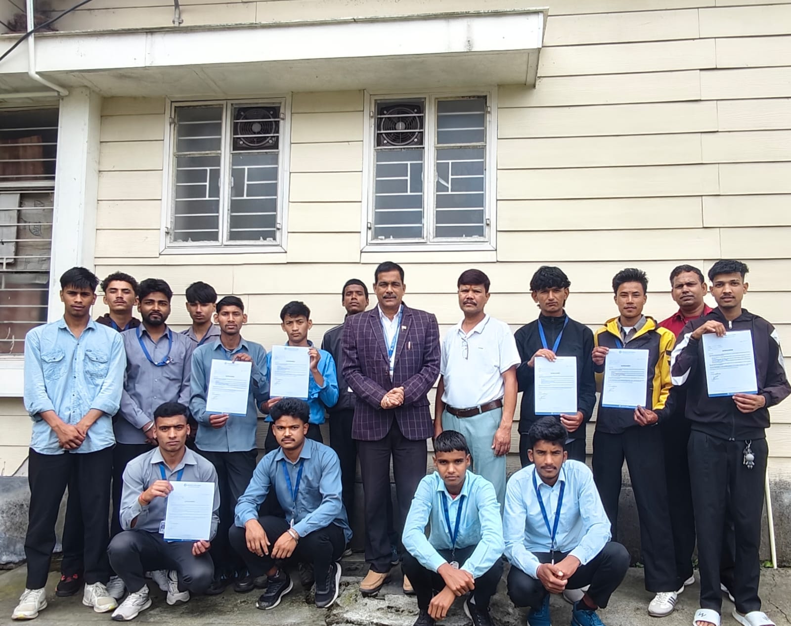 आईटीआई राई आगर के 6 प्रशिक्षार्थियों का अशोक लीलैंड में चयन, नियुक्ति पत्र वितरित