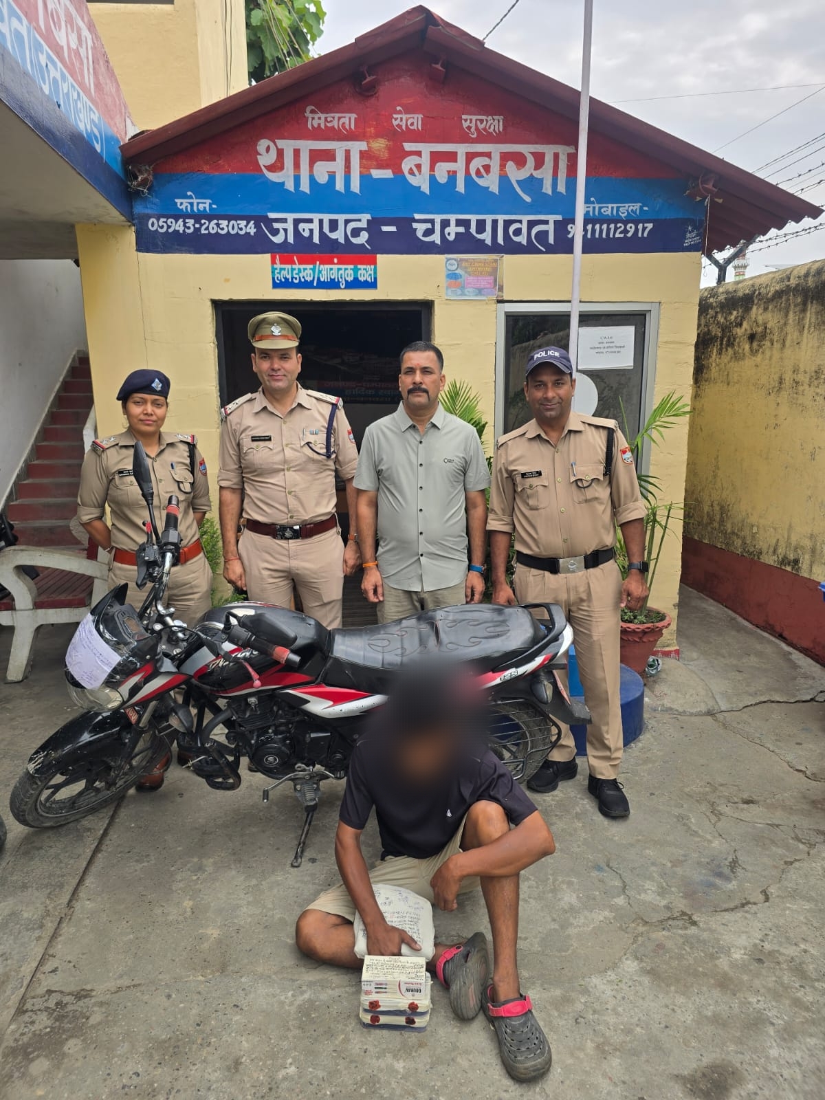 ऑपरेशन प्रहार: चंपावत पुलिस का नशे के नेटवर्क पर सटीक वार, 43 अवैध इंजेक्शन के साथ आरोपी गिरफ्तार।