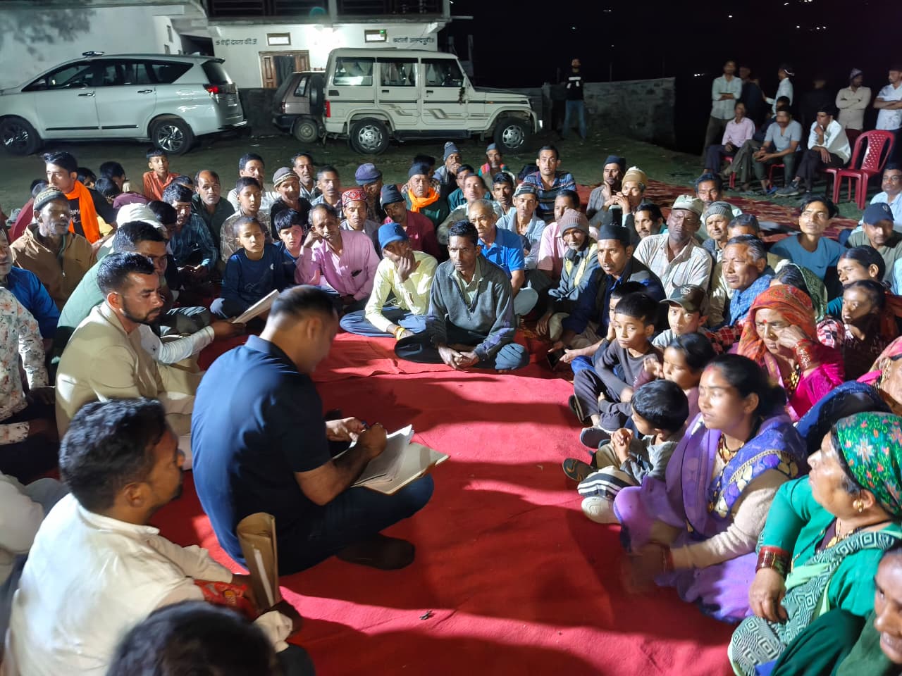 एक साल, एक नई कार्यसंस्कृति: किसान के बेटे डीएम मनीष कुमार ने बदली चम्पावत प्रशासन की तस्वीर, जनता दरबार से डेंजर जोन तक, व्हाट्सएप से गांव-गांव तक पहुंचा प्रशासन; संवेदनशीलता, त्वरित कार्रवाई और जवाबदेही बनी पहचान।