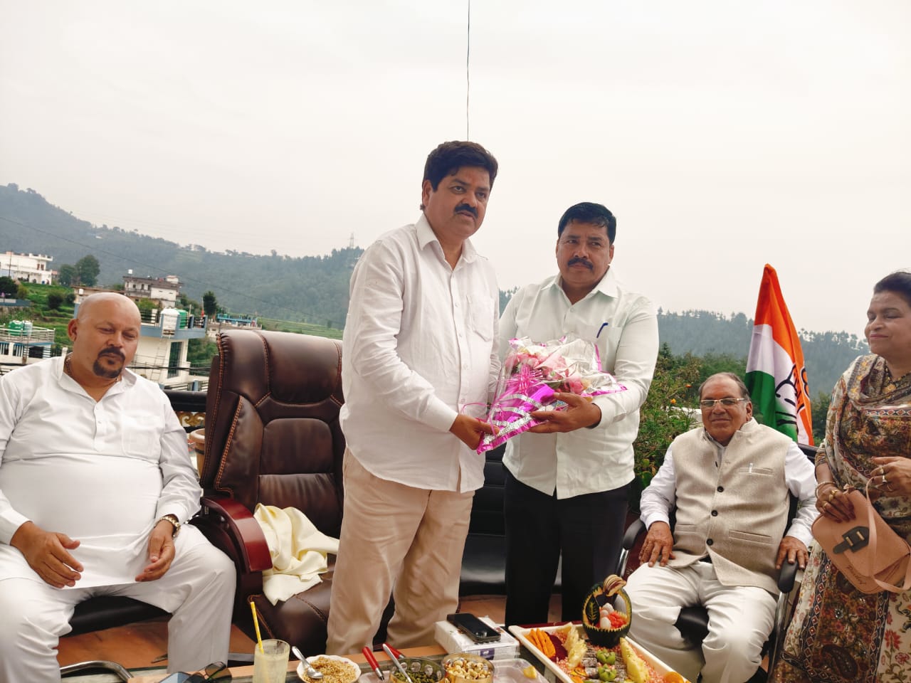 चंपावत से कांग्रेस की परिवर्तन संकल्प यात्रा का शंखनाद, प्रदेश अध्यक्ष गणेश गोदियाल का जगह-जगह भव्य स्वागत, टनकपुर में निकली बाइक रैली, लोहाघाट में सोमवार को विशाल जनसभा को करेंगे संबोधित।