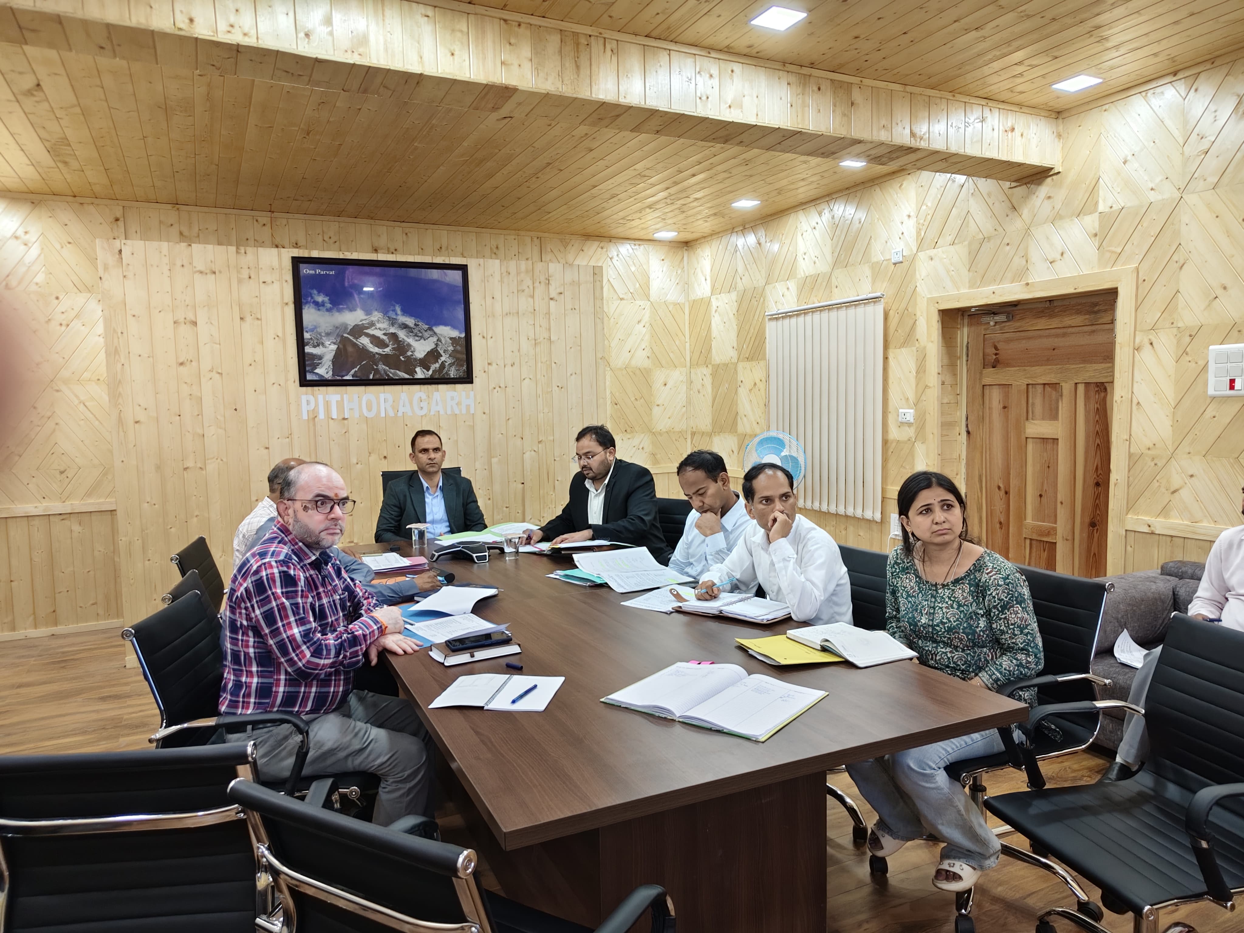 पिथौरागढ़ में आपदा प्रबंधन की तैयारियां तेज, चार बड़े आपदा परिदृश्यों पर हुई मॉक ड्रिल की समीक्षा