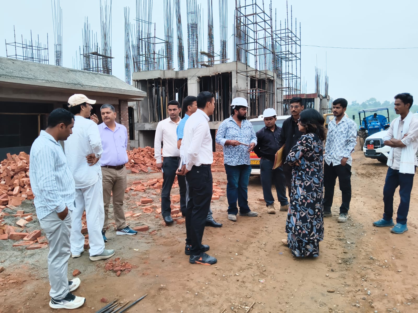 प्रदेश के पहले महिला स्पोर्ट्स कॉलेज का निदेशक खेल दीप्ति सिंह ने किया निरीक्षण, गुणवत्ता और समयबद्ध निर्माण पर दिया जोर।