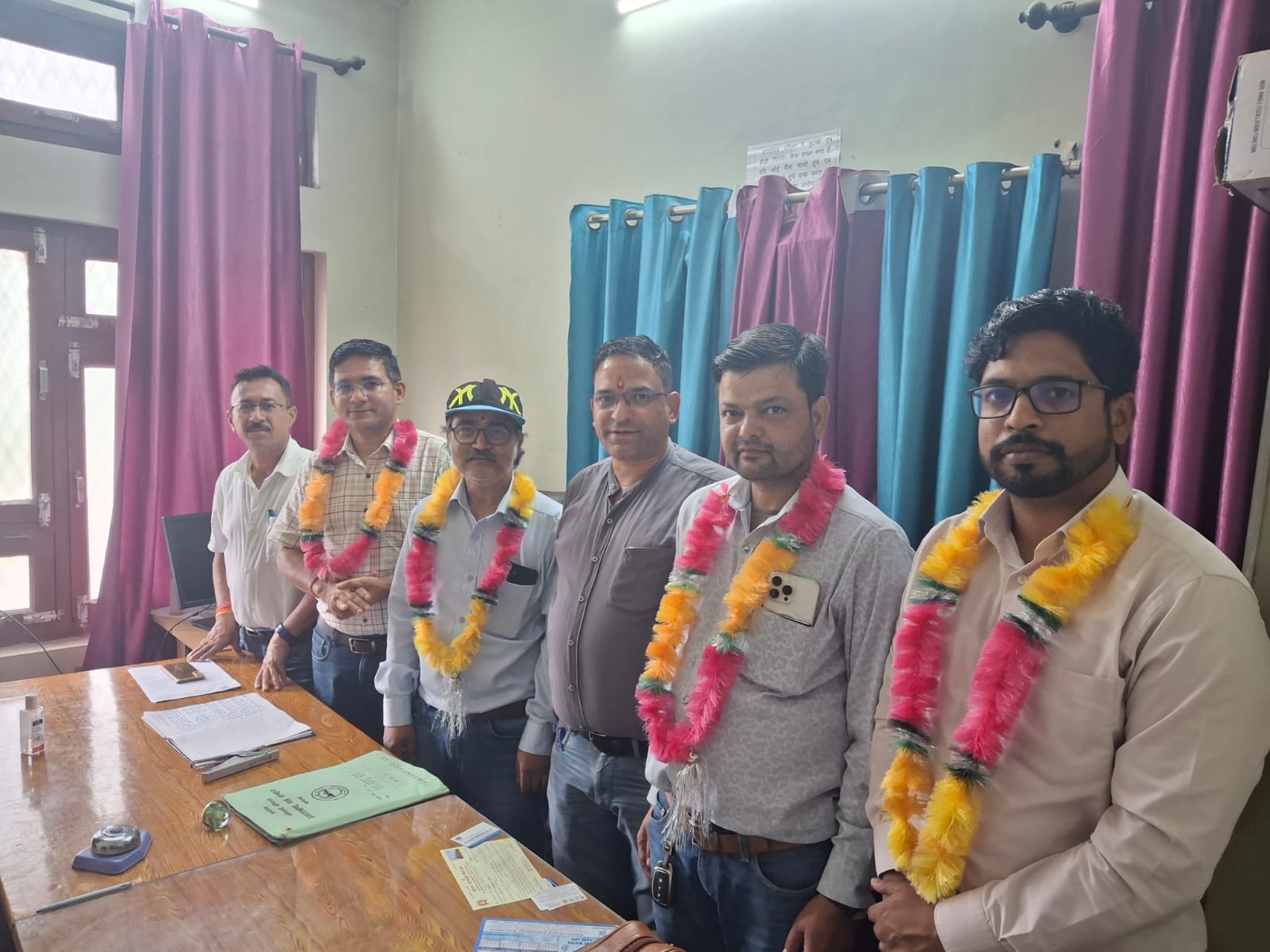 जल संस्थान डिप्लोमा इंजीनियर संघ के चुनाव निर्विरोध संपन्न, पवन बिष्ट बने अध्यक्ष, पहली बैठक में कार्यों की गुणवत्ता, सुपरवाइजर नियुक्ति और संसाधन बढ़ाने समेत कई प्रस्ताव पारित।