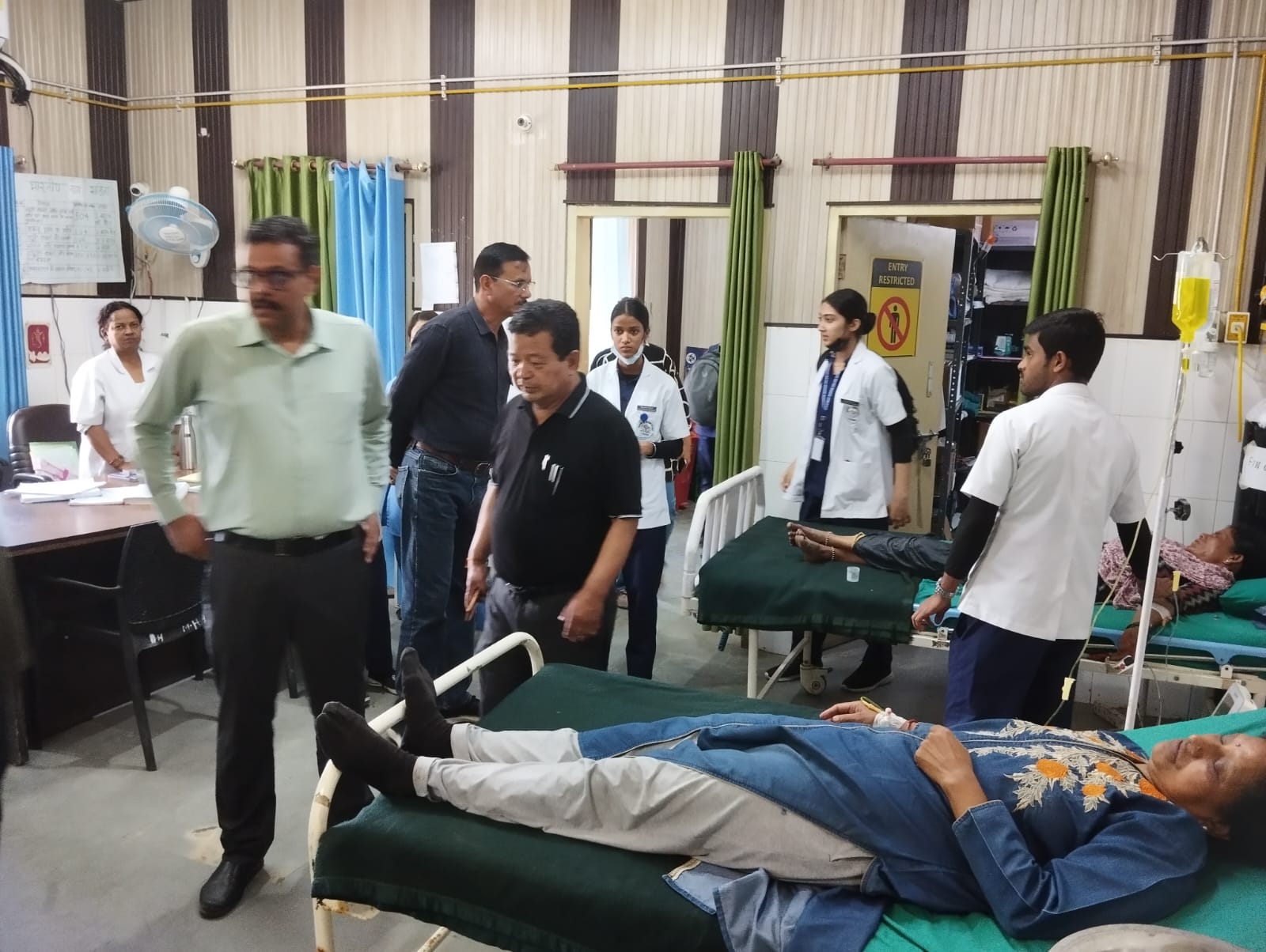 जिलाधिकारी के निर्देशों के क्रम में एसडीएम ने जिला अस्पताल का किया औचक निरीक्षण, उपजिलाधिकारी ने अस्पताल में मरीजों की सुविधाओं, साफ-सफाई और सुरक्षा व्यवस्थाओं को परखा।