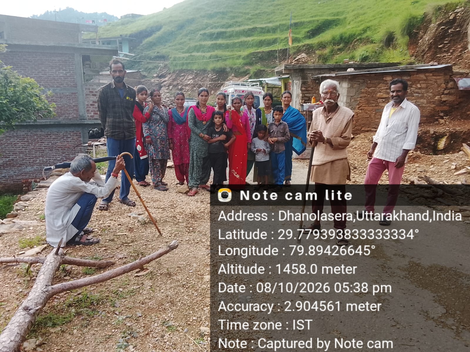 धारी-धुमलाकोट में पेयजल संकट पर भड़के ग्रामीण, अनशन और चुनाव बहिष्कार की चेतावनी।