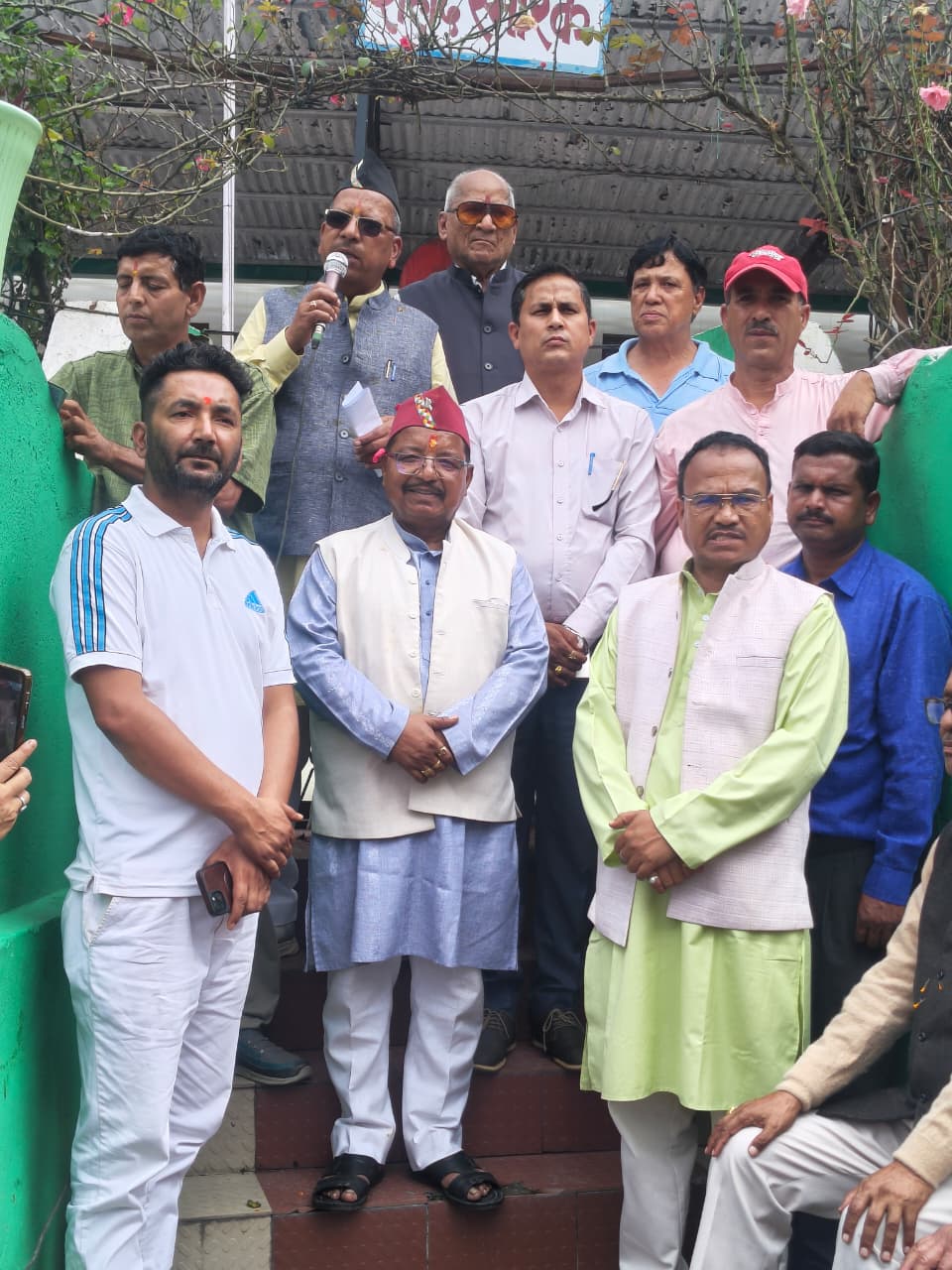 बेरीनाग-चौकोड़ी भूमि सरकार में निहित होने पर निकली धन्यवाद रैली, शहीद चौक पर हुई जनसभा।