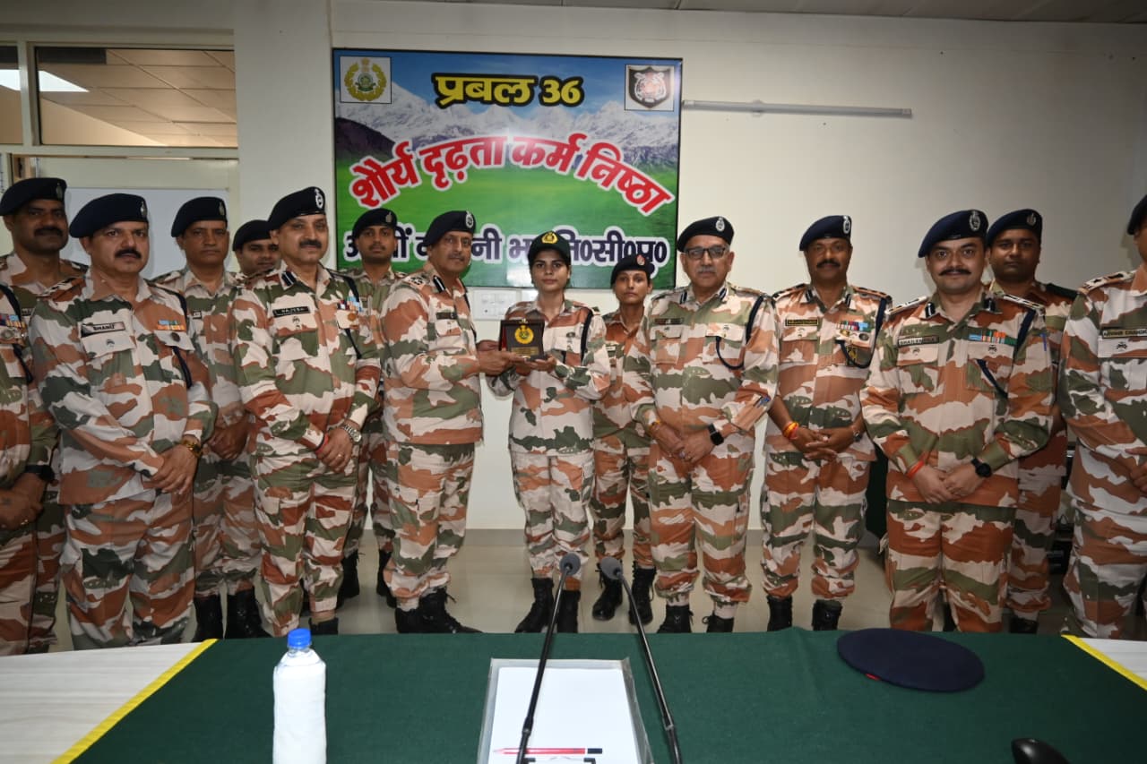 एवरेस्ट फतह करने वाली हिमवीर महिला तिला सेन सम्मानित।