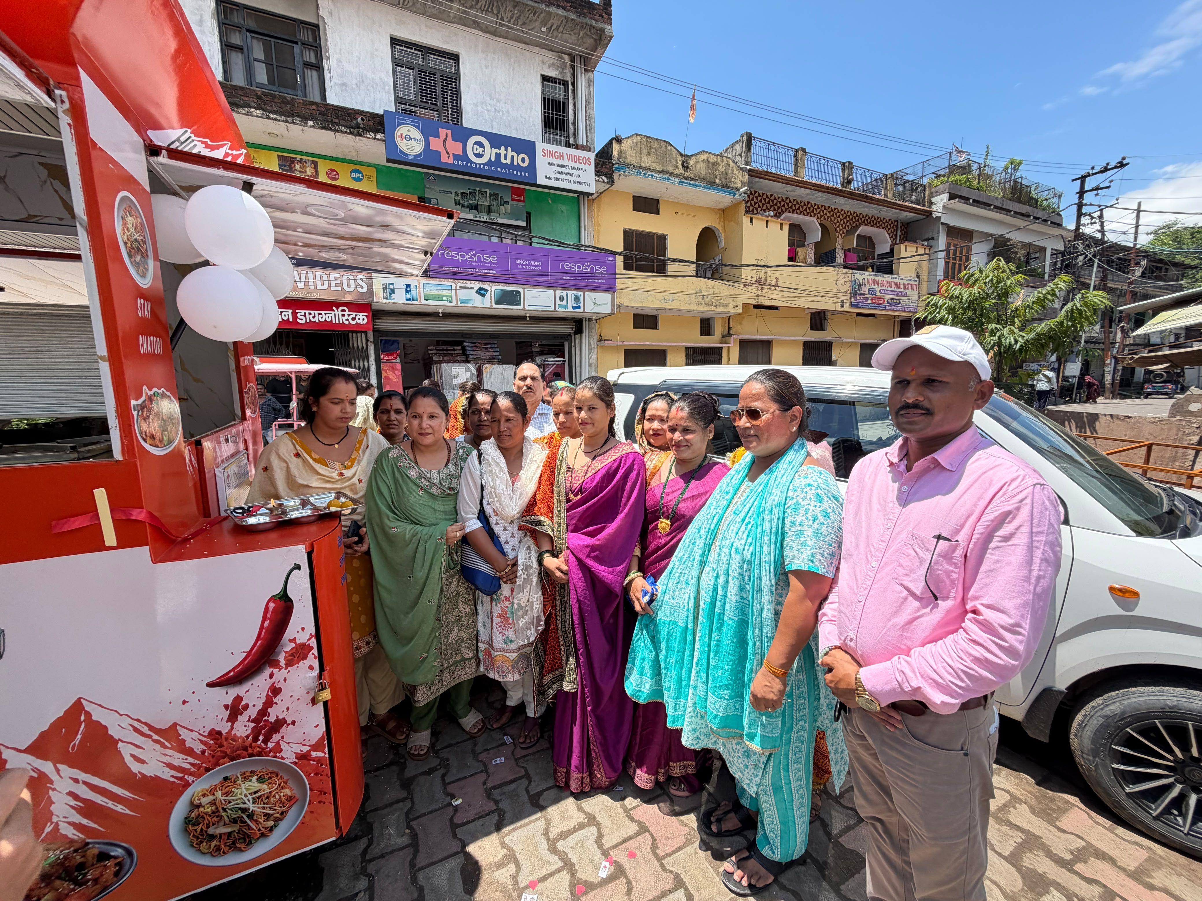 चंपावत में ग्रामोत्थान की नायाब पहल: आशा एसएचजी की सचल फूड वैन का शुभारंभ।