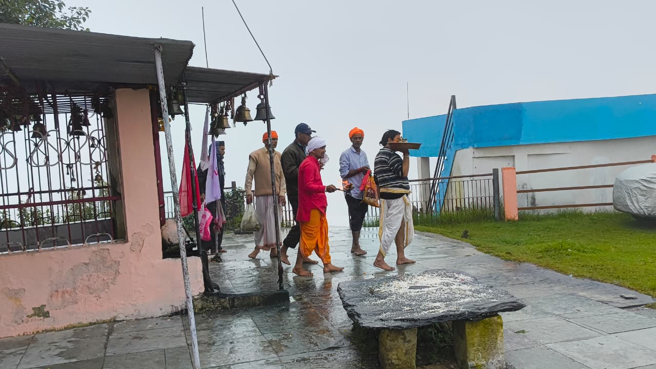बाराही धाम में शताब्दियों पुरानी परंपरा का निर्वहन, गब्यूरी में जलधारा की कामना से हुआ विशेष अनुष्ठान।