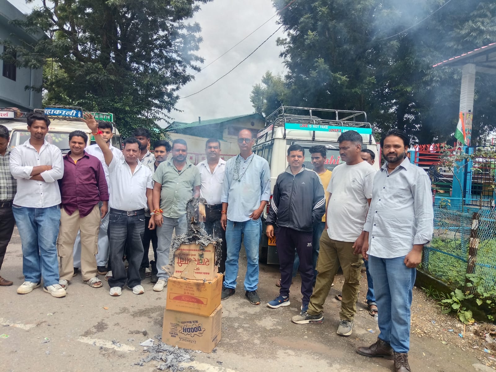 राहुल गांधी के कथित विवादित बयान के खिलाफ गंगोलीहाट में भाजपा का प्रदर्शन, कोतवाली में दी शिकायत