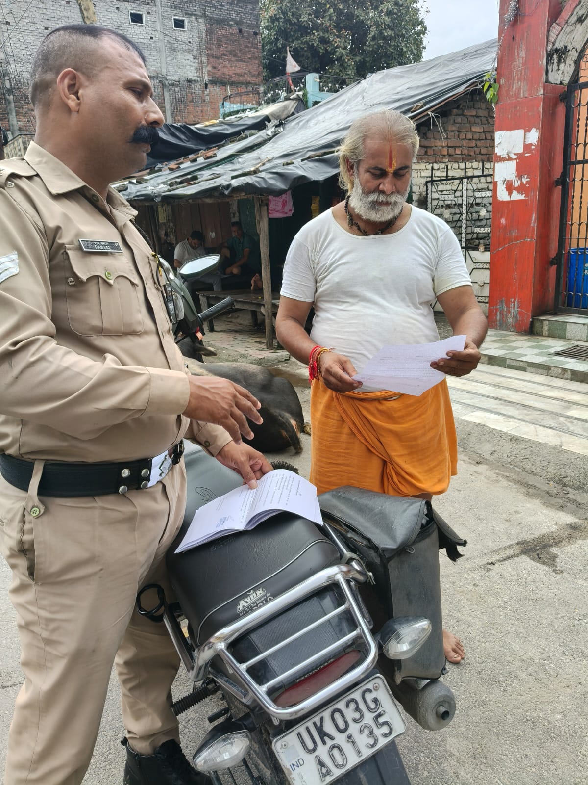 धार्मिक स्थलों पर लाउडस्पीकर को लेकर टनकपुर पुलिस की कार्रवाई, जिम्मेदारों को नोटिस।