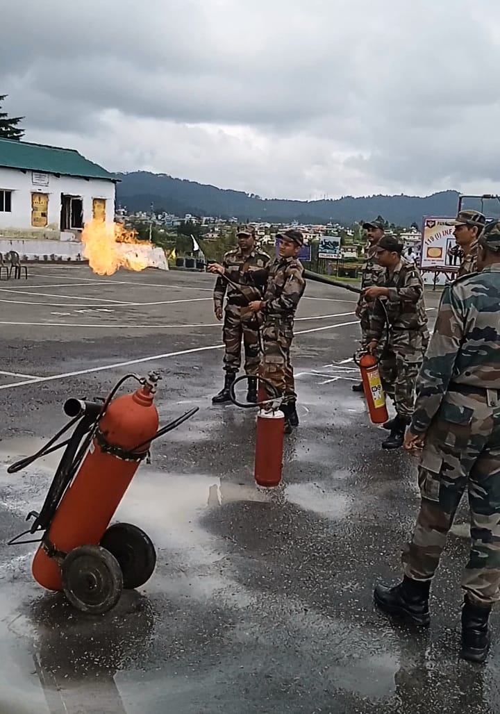 आर्मी कैंप चम्पावत में संयुक्त मॉक ड्रिल, फायर, आर्मी, SSB, ITBP और स्वास्थ्य विभाग ने किया अभ्यास।
