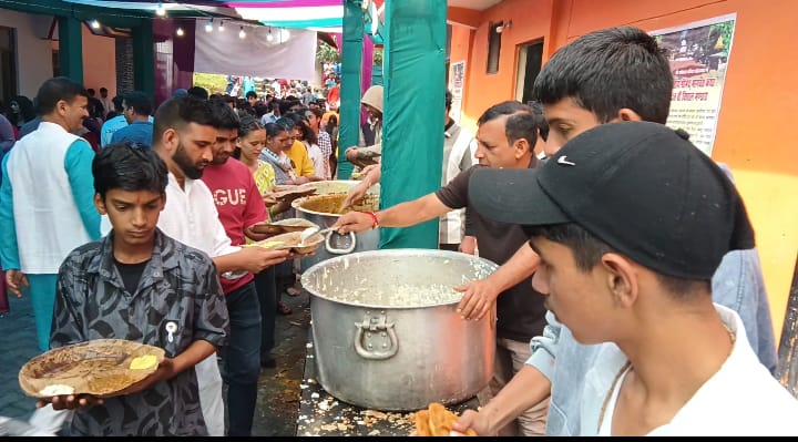 यज्ञ-भंडारे के साथ पुराण कथा का समापन, हजारों श्रद्धालुओं ने ग्रहण किया प्रसाद।