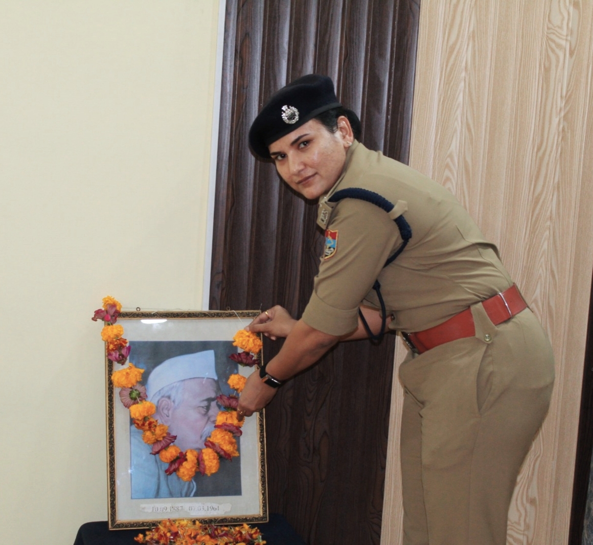 पंडित गोविन्द बल्लभ पंत जयंती पर चम्पावत पुलिस ने श्रद्धासुमन अर्पित कर किया नमन
