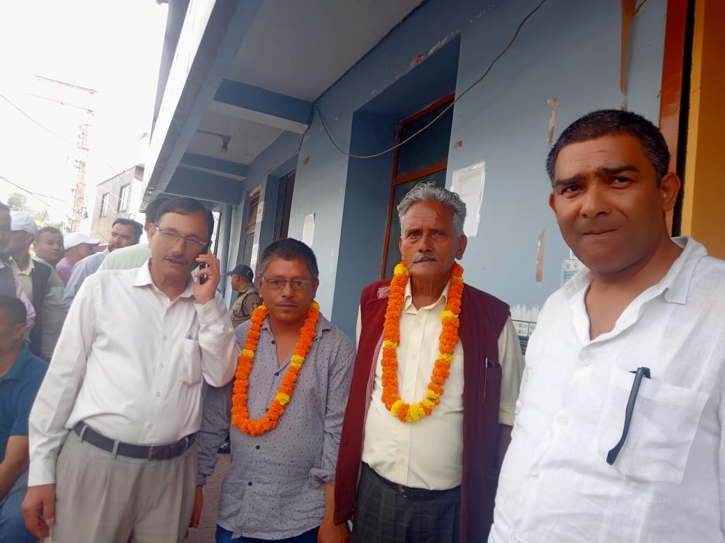कॉपरेटिव निदेशक पद पर विजयी होने पर दल बहादुर बाफिला को दी बधाई