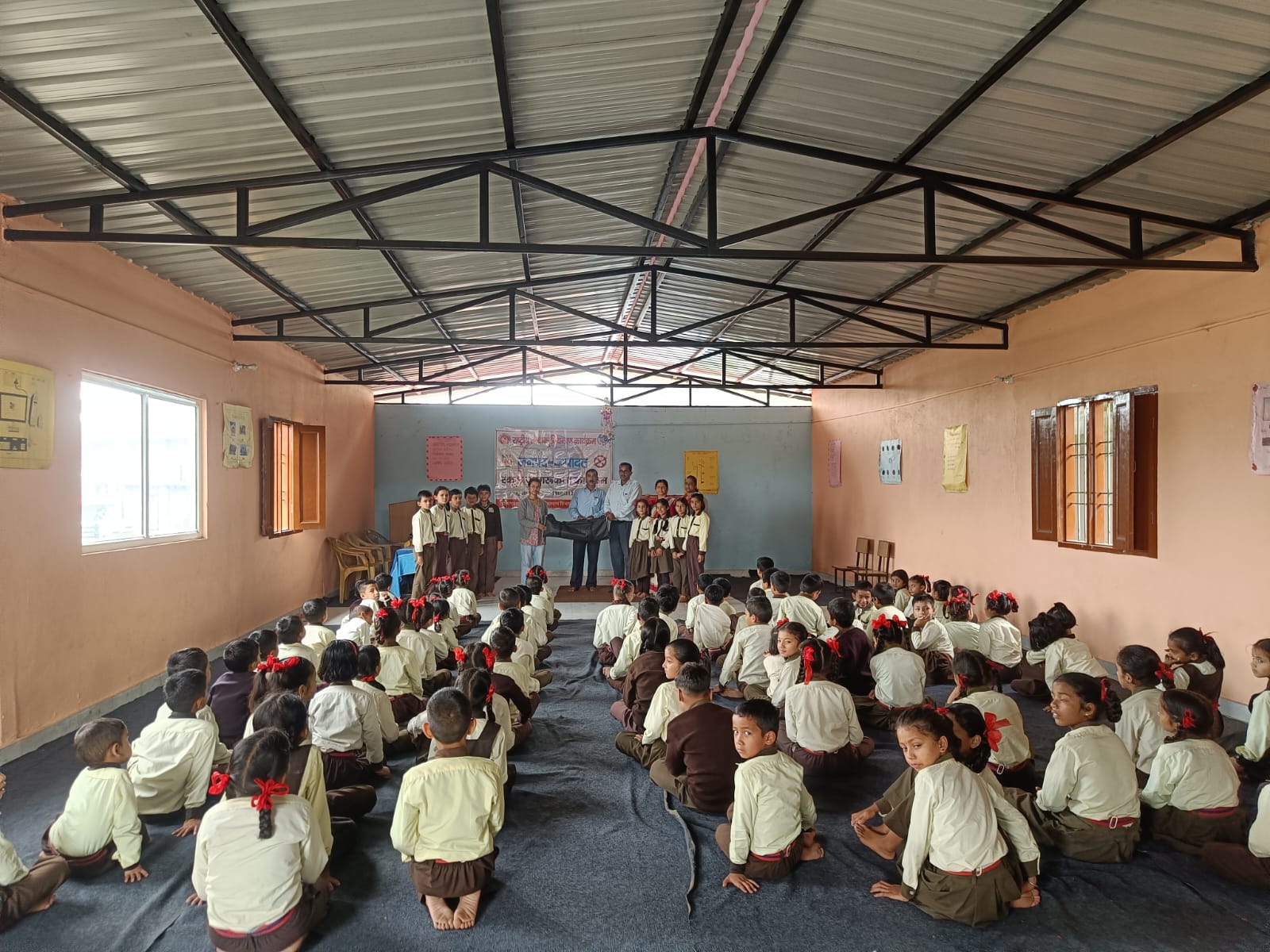चम्पावत में तंबाकू निषेध को लेकर जागरूकता कार्यक्रम, पोस्टर प्रतियोगिता में छात्राओं ने दिया नशामुक्ति का संदेश