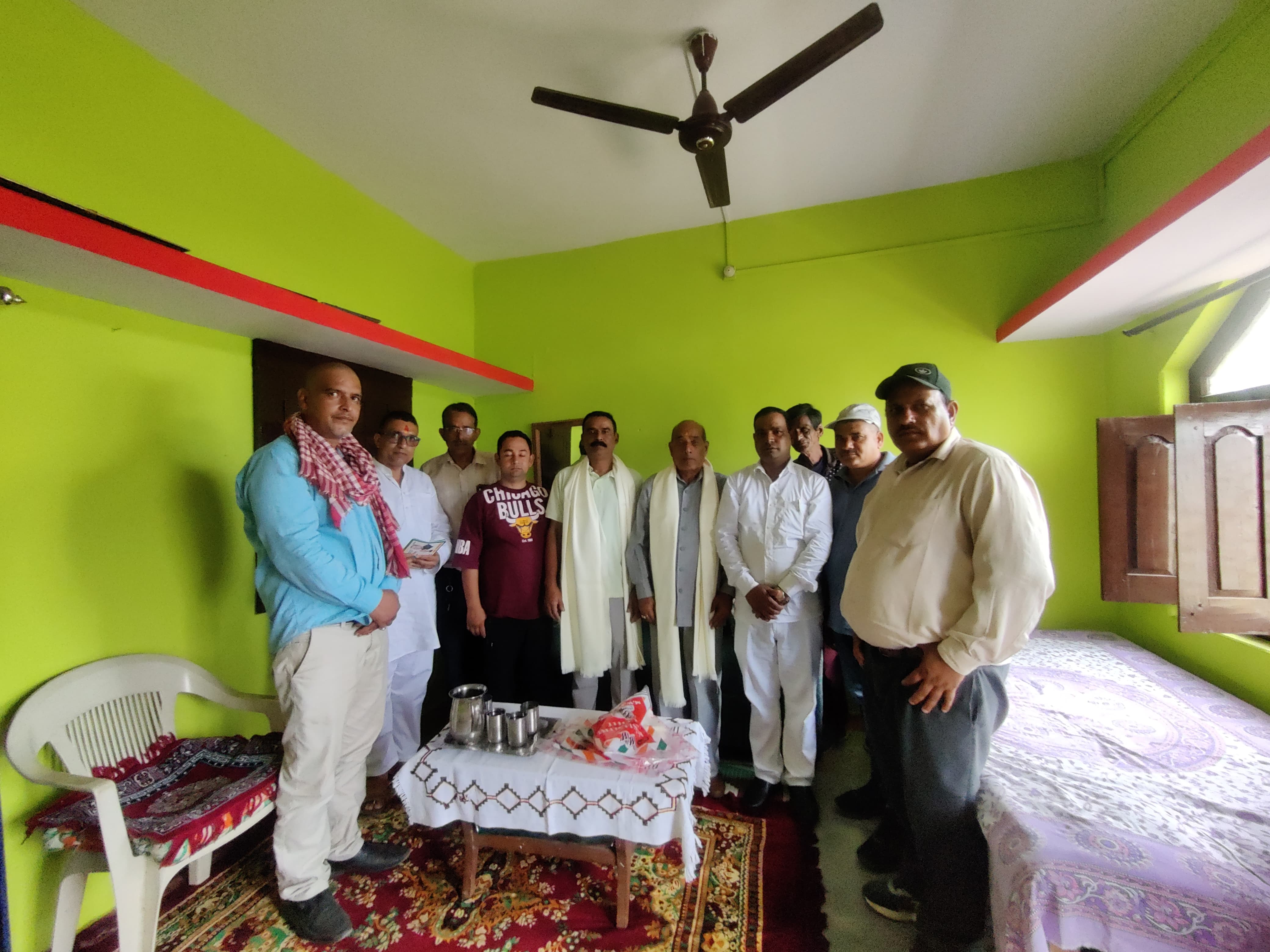 स्वतंत्रता संग्राम सेनानियों के परिजनों से मिले मनोज टम्टा, शाल ओढ़ाकर किया सम्मान