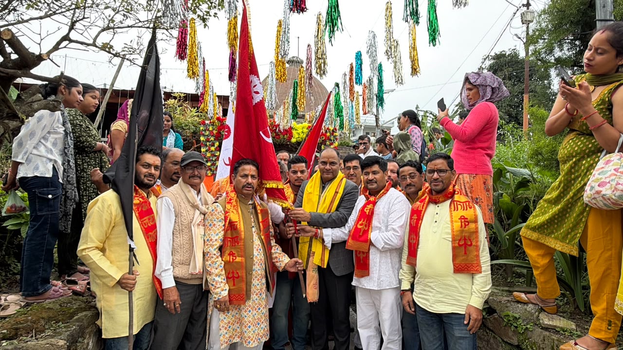 माँ नंदा-सुनंदा महोत्सव में दिखी देवभूमि की सांस्कृतिक छटा, स्कूली बच्चों की भव्य झांकी ने मोहा मन।